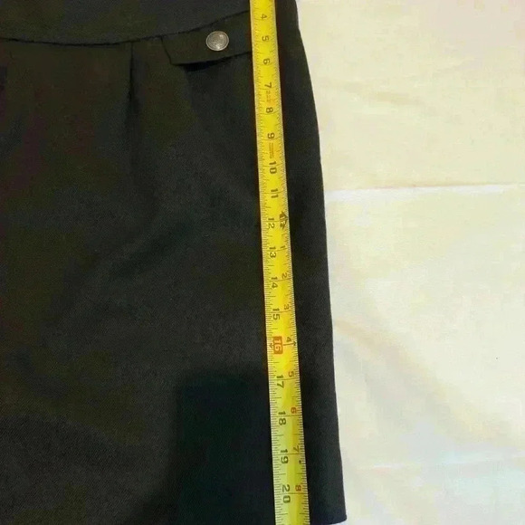 Banana Republic Lined Skirt with Gold accent Buttons (Size 4) - Picture 15 of 15